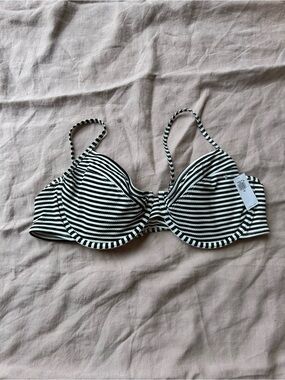 NWT! Old Navy Striped Textured Underwire Balconette Swim Top! Size XXL